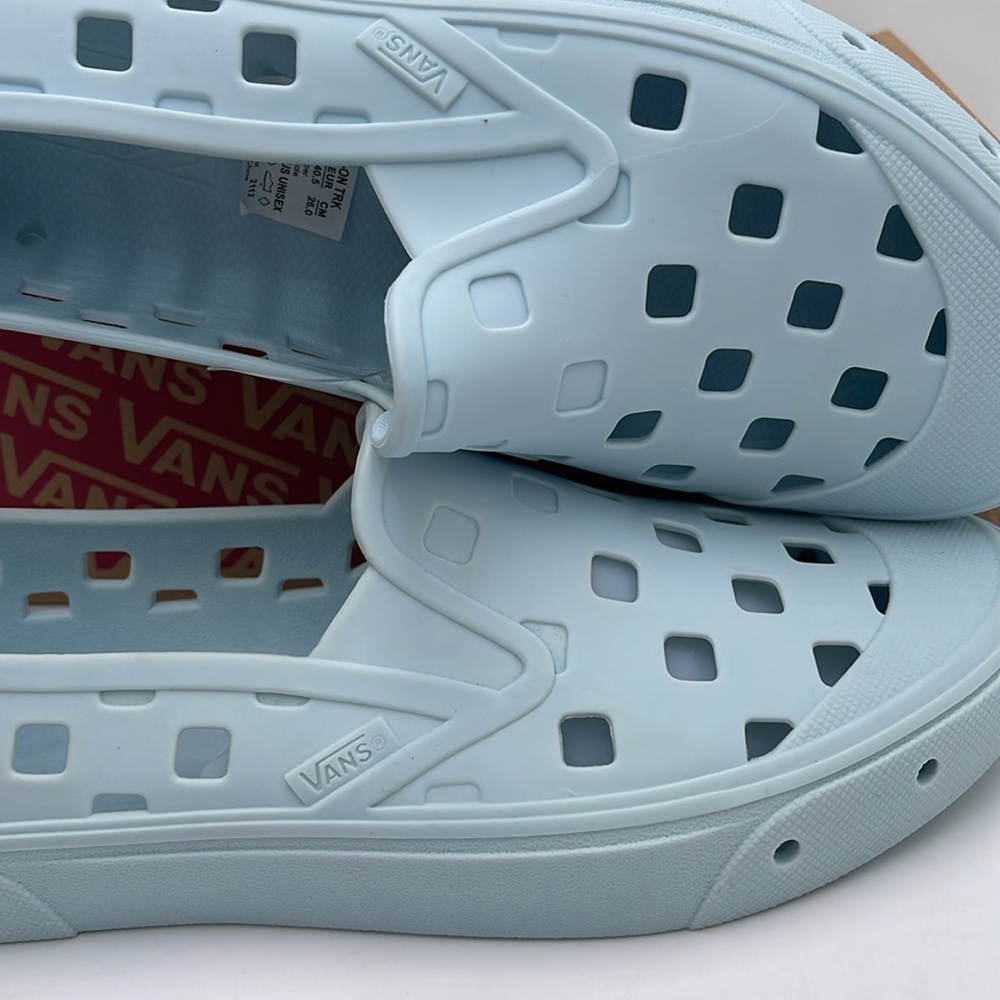 Vans Men’s Slip-On Trk Delicate Blue
VN0A5HF8YRQ
Sneakerss - Picture 14 of 16
